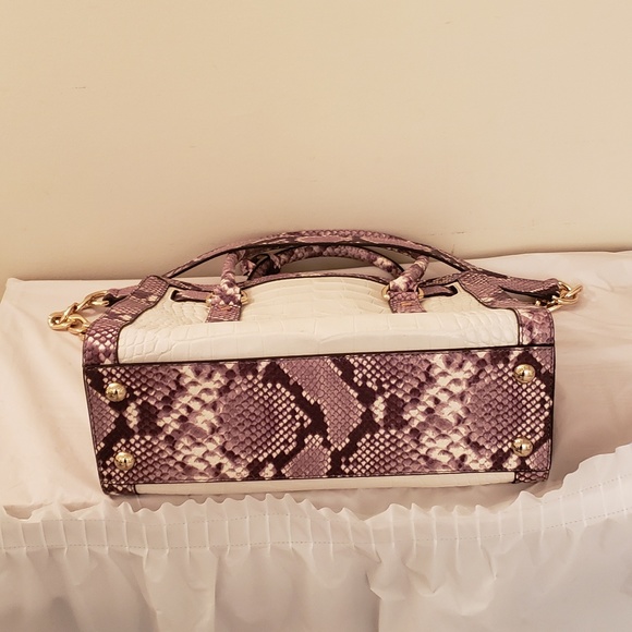 MK frame out satchel bag - Picture 2 of 8